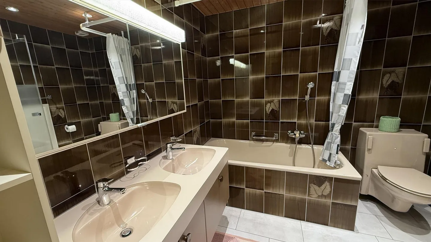 Grand bel appartement sous les toits de 4,5 pièces - Photo 12 sur 15