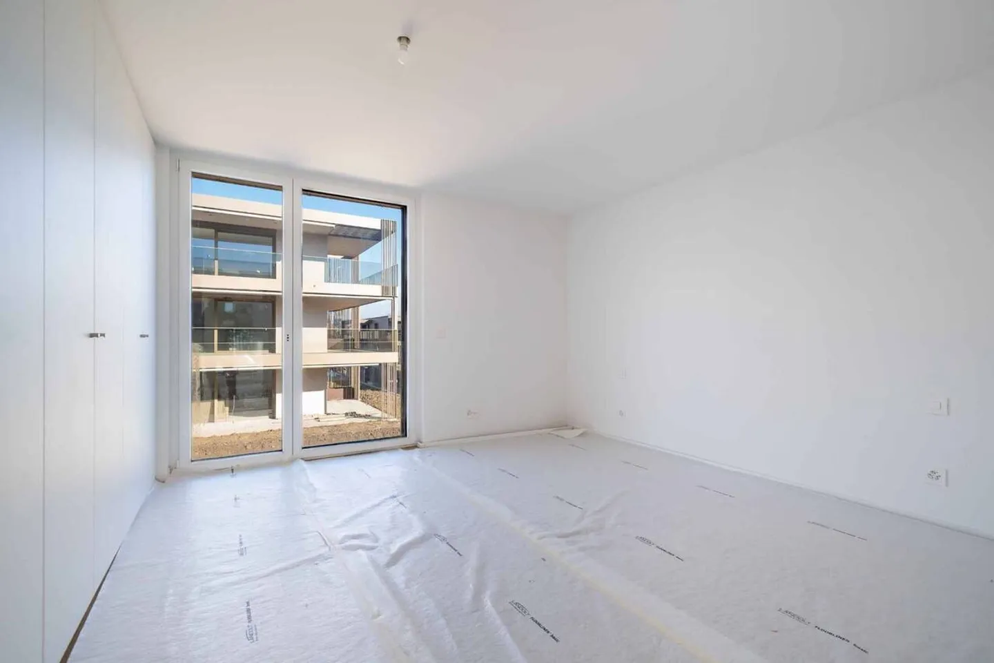 HERZSTOPPENDE  MAGNIFIK 3.5 ZIMMER NEU MIT GARTEN - Foto 4 von 6