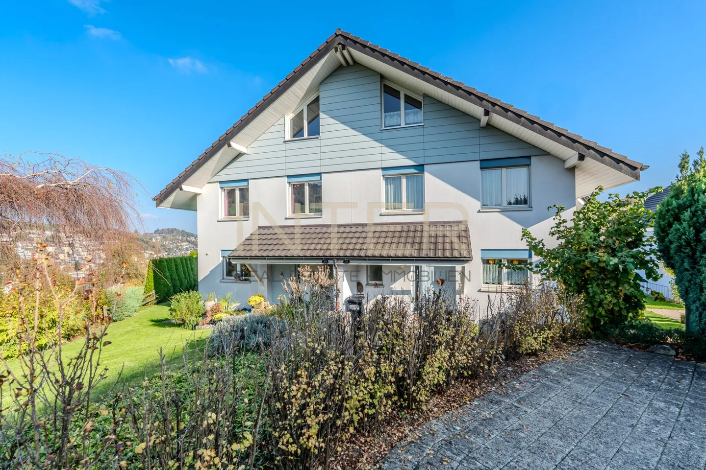Sunny hillside location with a view of greenery - 5.5-room semi-detached house - Photo 2 of 20