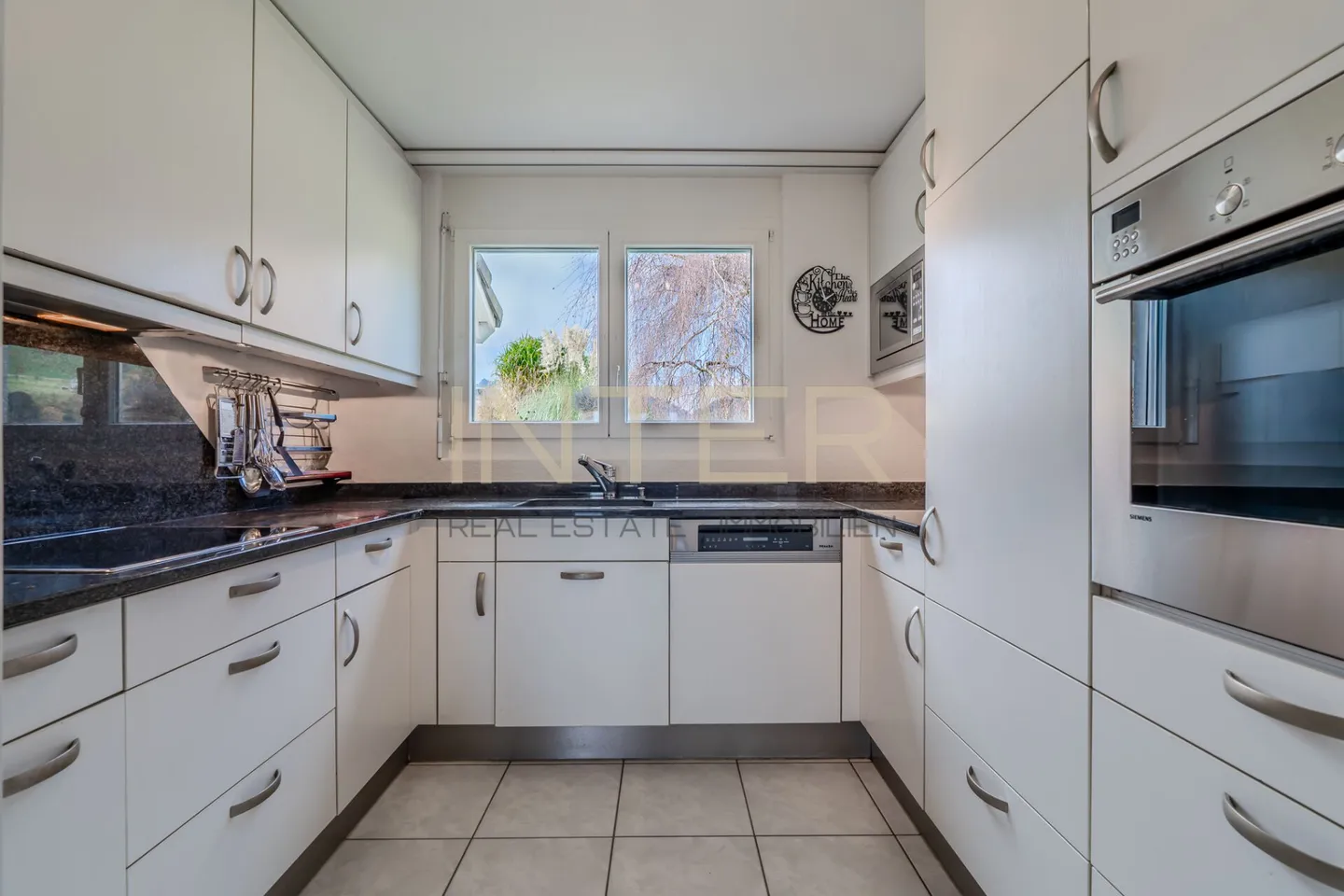 Sunny hillside location with a view of greenery - 5.5-room semi-detached house - Photo 11 of 20