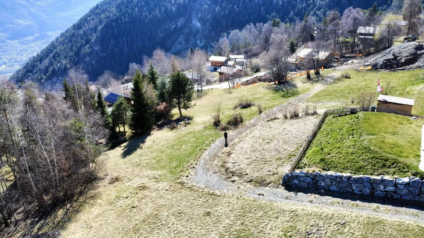 Land in Ovronnaz - Photo 1 of 9