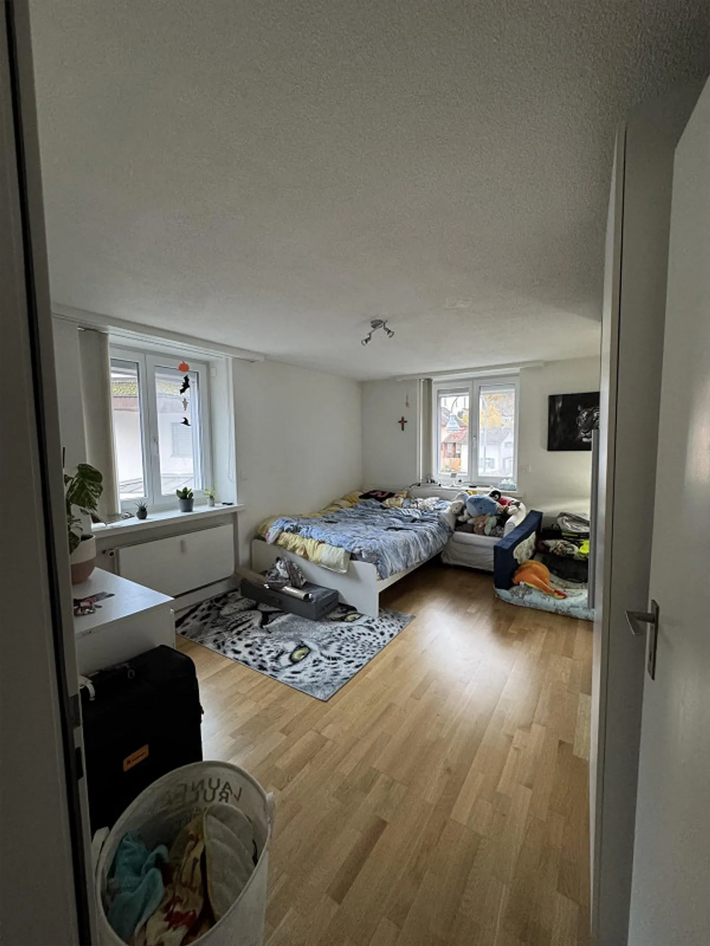 Bright 3-room apartment with large balcony in a central location in Näfels - Photo 1 of 9