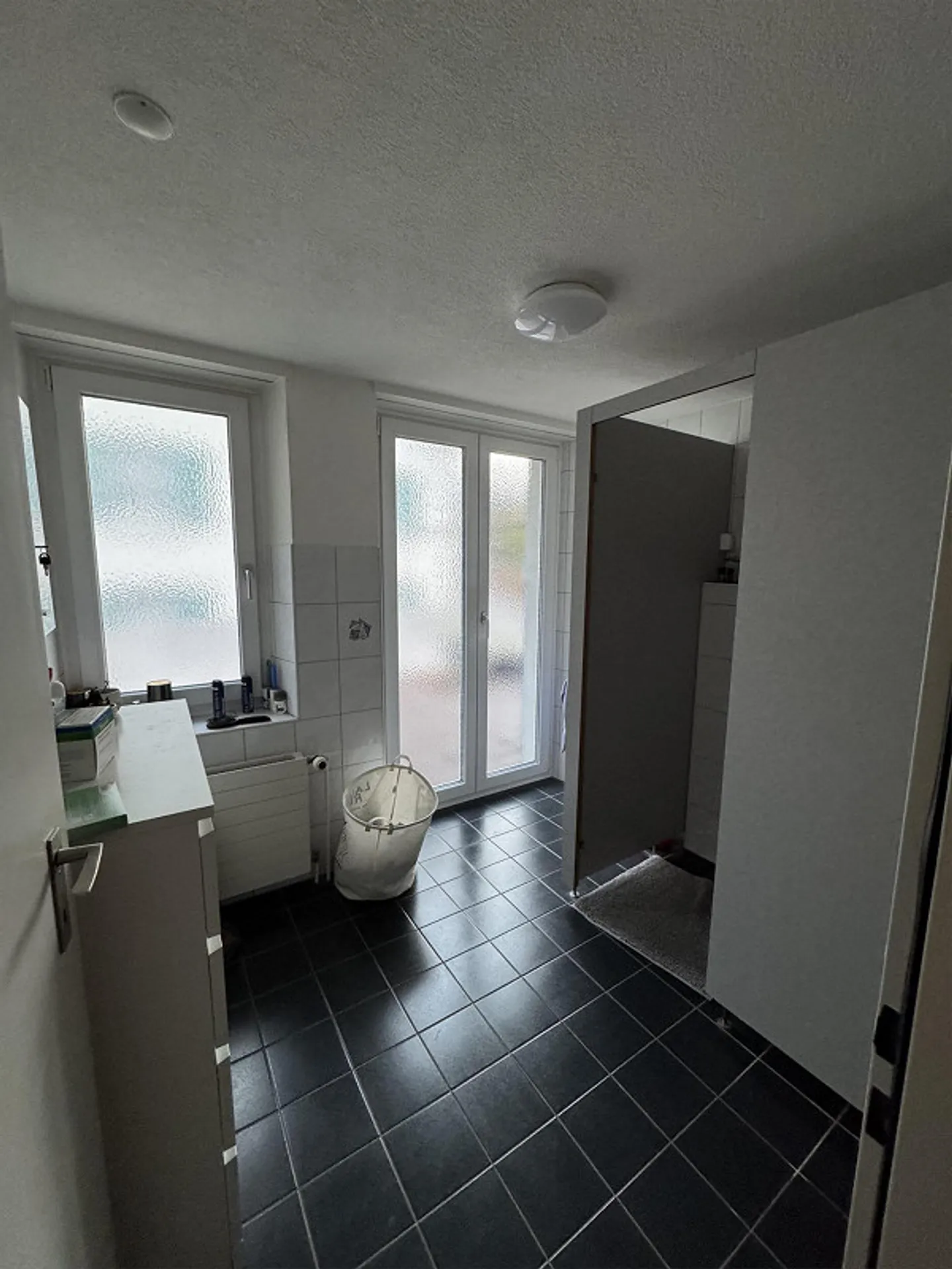 Bright 3-room apartment with large balcony in a central location in Näfels - Photo 3 of 9