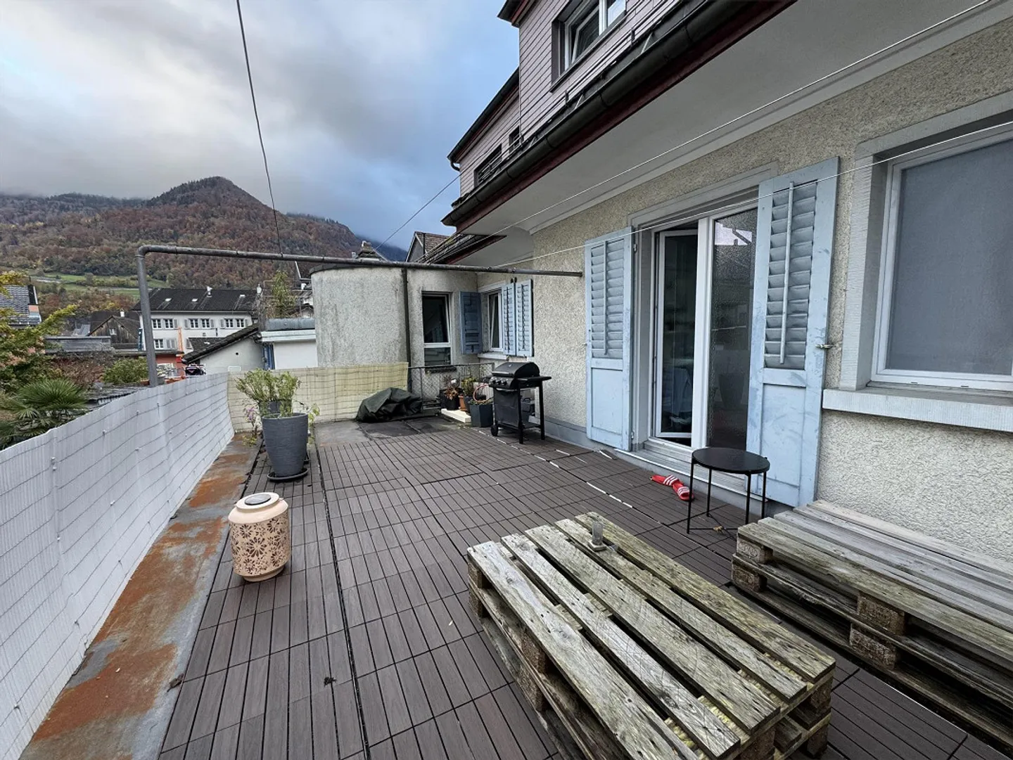Bright 3-room apartment with large balcony in a central location in Näfels - Photo 5 of 9