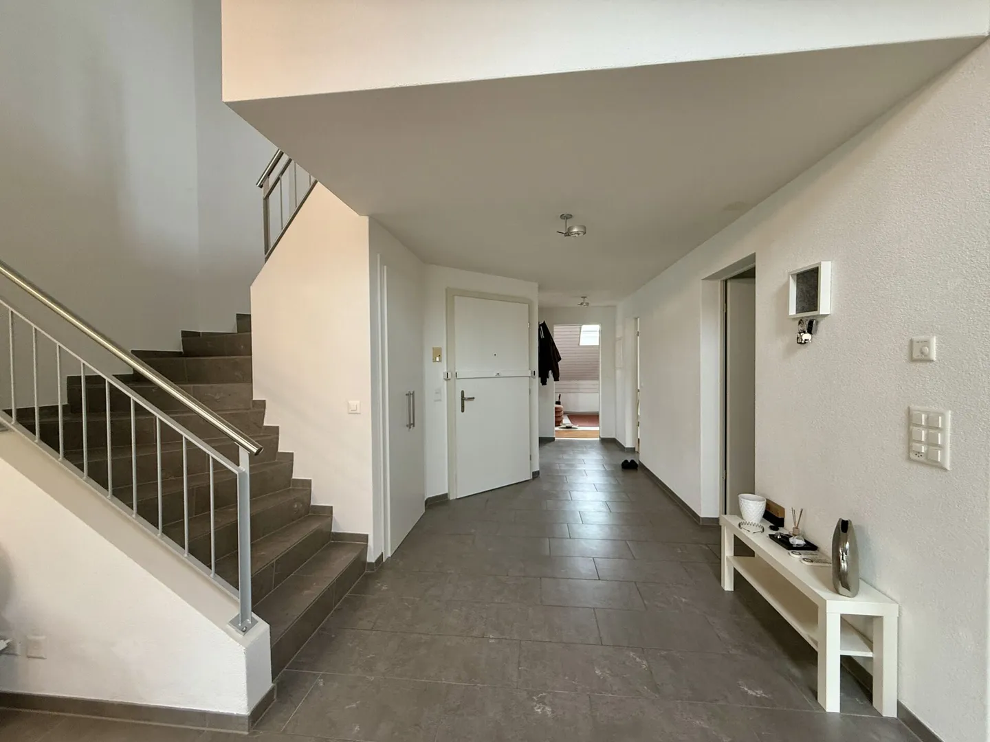 Vivere con stile a Rümlang! Maisonette luminosa con charme - Foto 6 di 11