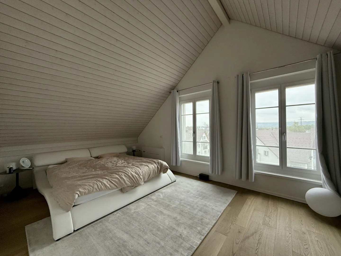 Vivere con stile a Rümlang! Maisonette luminosa con charme - Foto 9 di 11