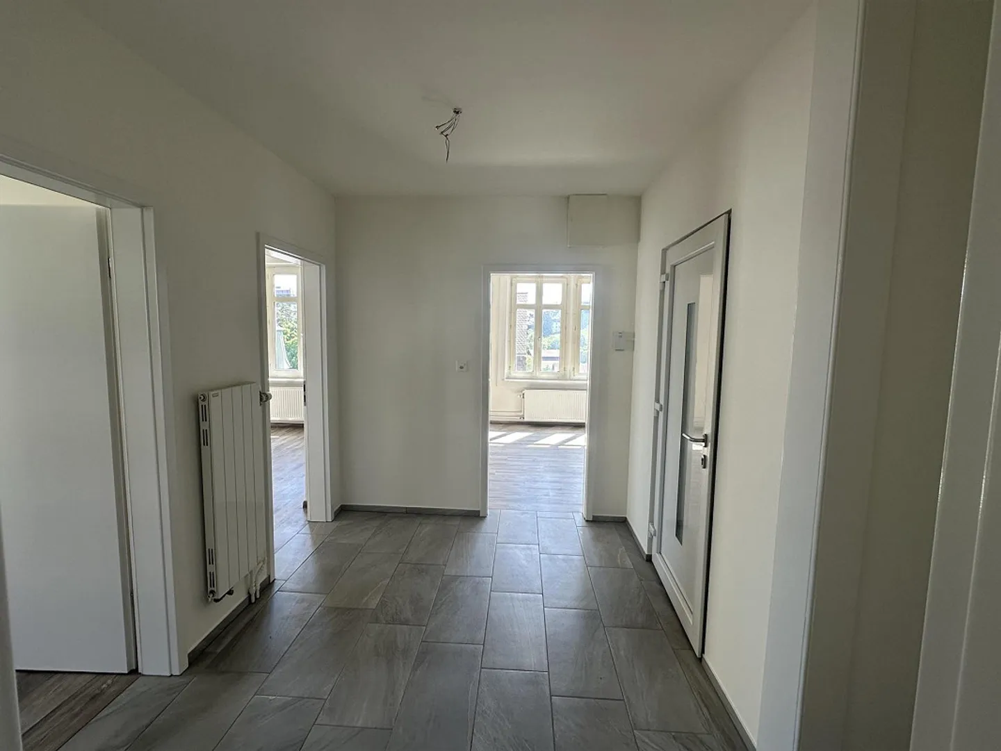 Bright and modern 4.5-room apartment with a thoughtful layout - Photo 4 of 10