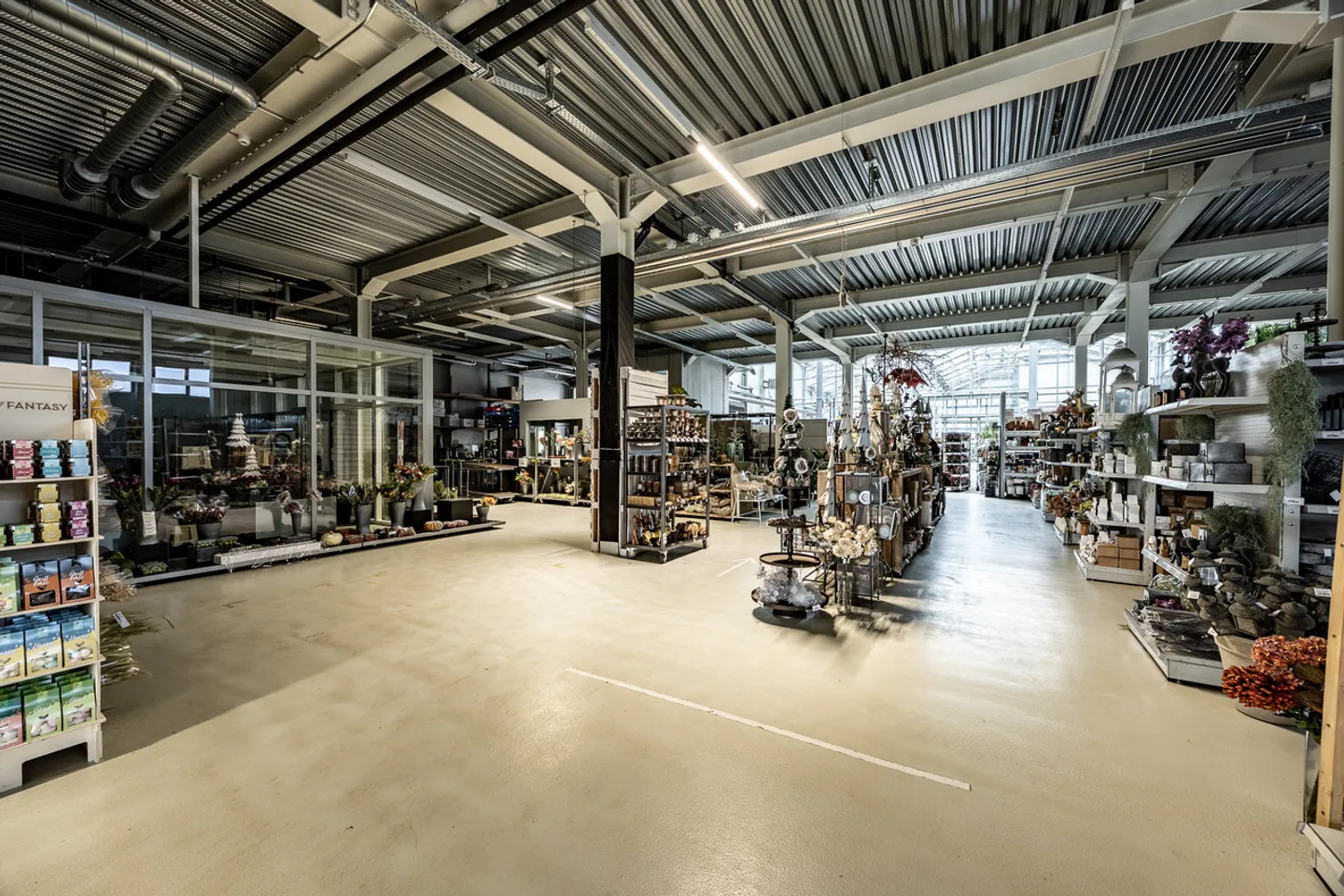 Propriété commerciale et industrielle attrayante dans un emplacement de choix - Photo 7 sur 10