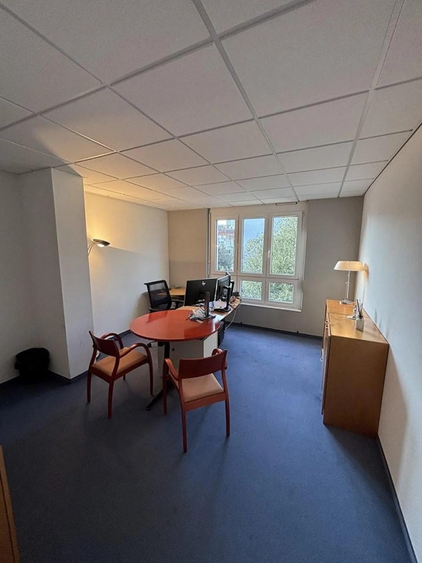 Bureau lumineux dans bâtiment mixte - Photo 4 sur 9