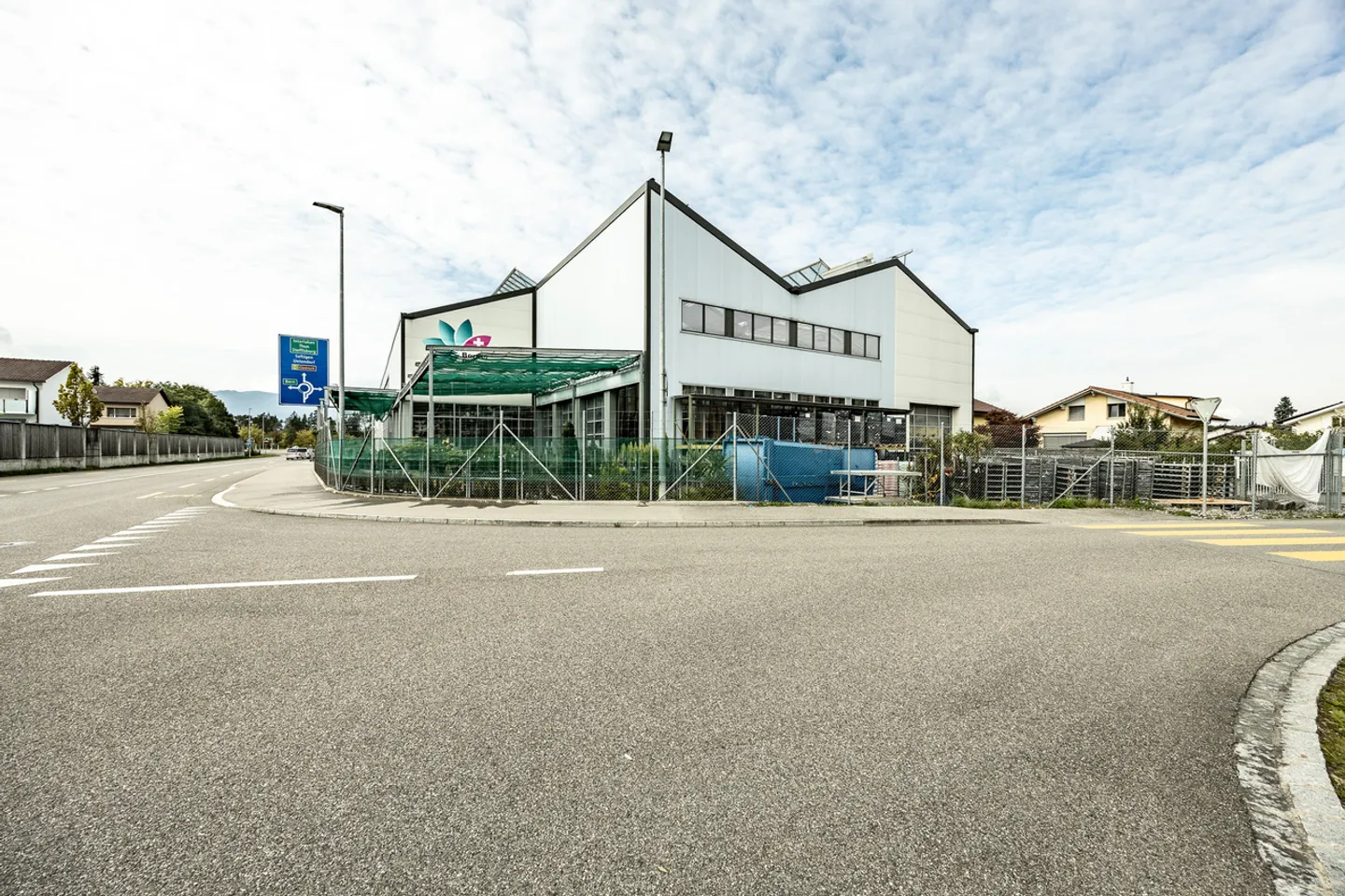 Propriété commerciale et industrielle attrayante dans un emplacement de choix - Photo 9 sur 10