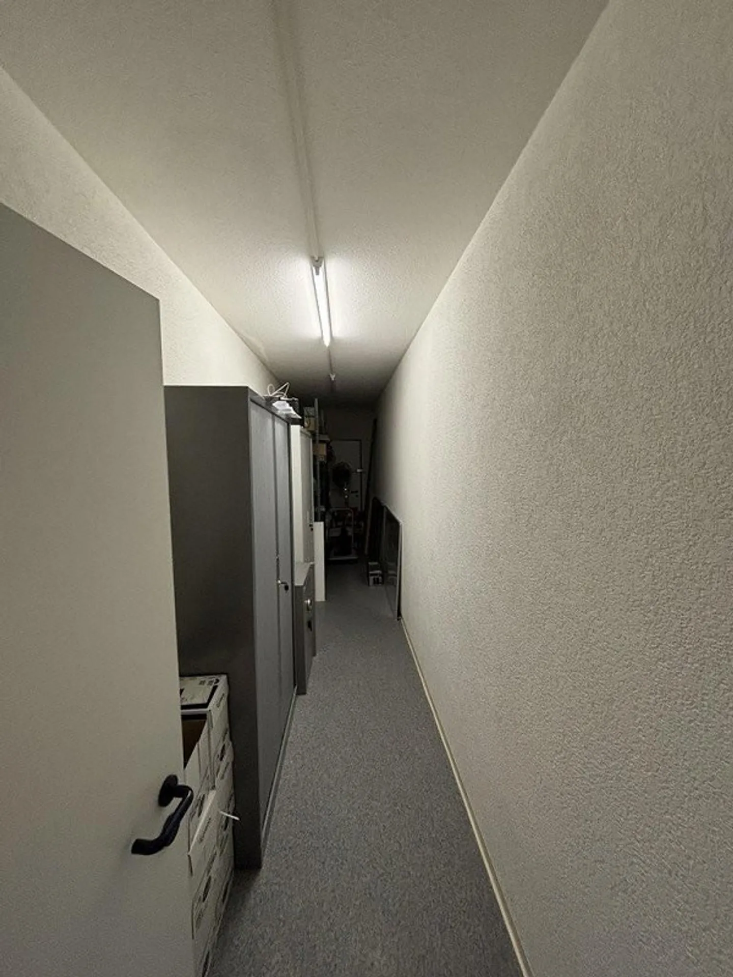 Bureau lumineux dans bâtiment mixte - Photo 7 sur 9