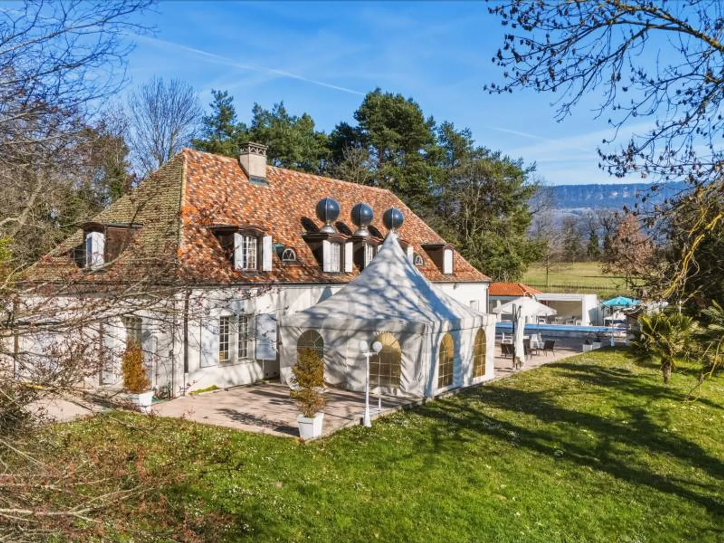 Charming Country House with Pool - Photo 12 of 12
