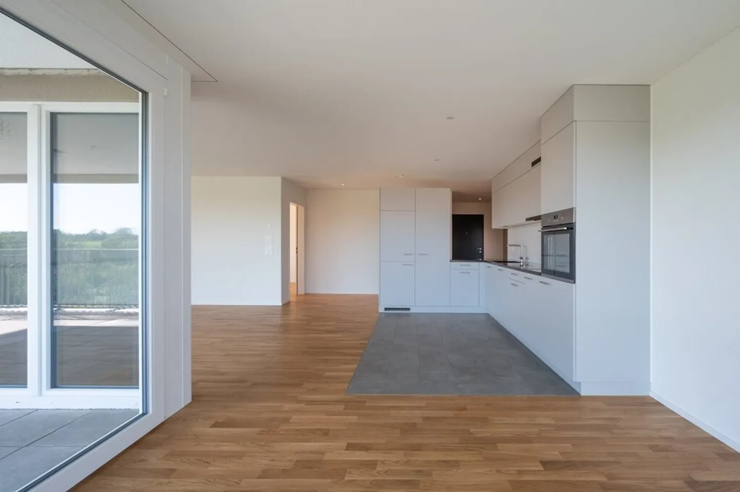 Modern 3.5-Room Apartment - Photo 5 of 7