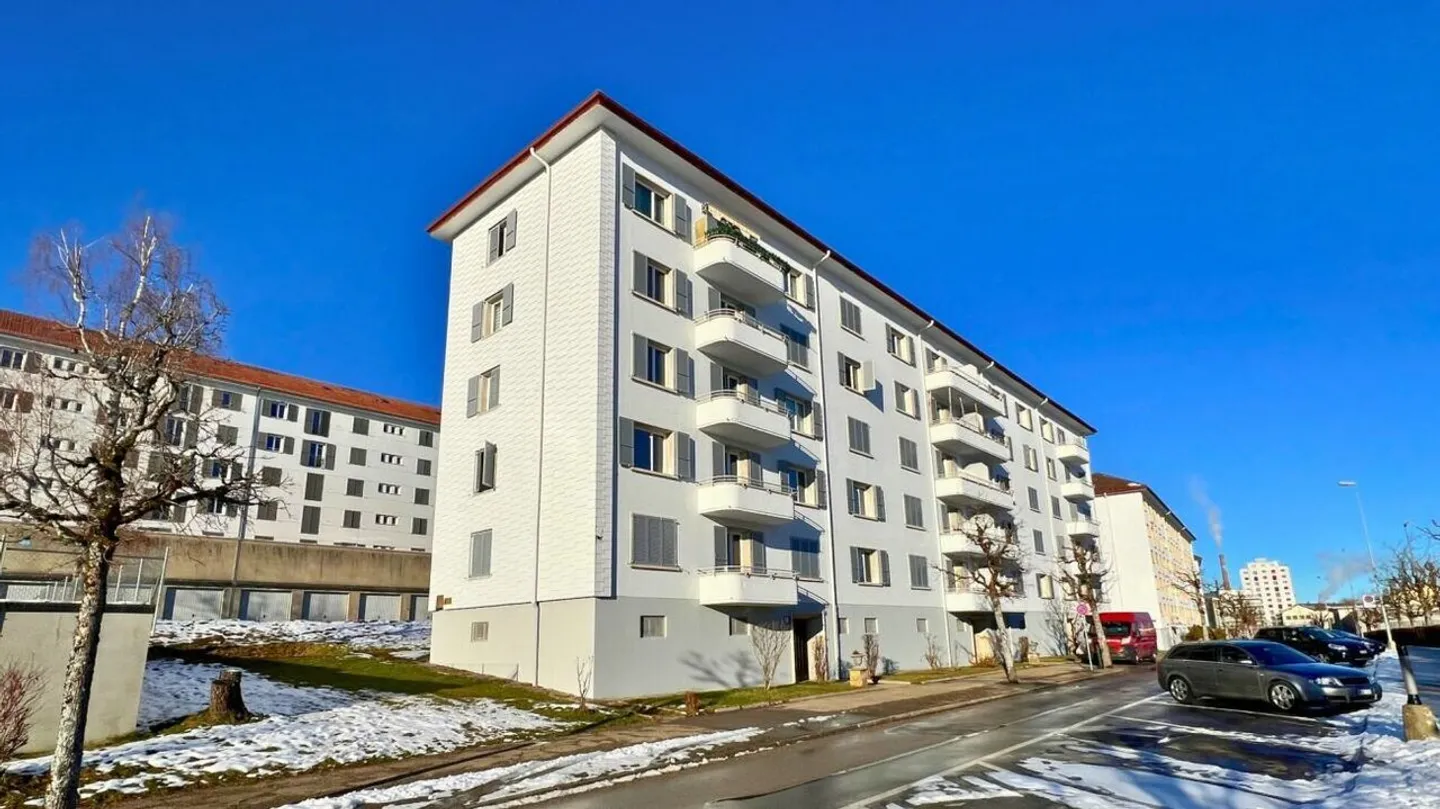 Beautiful renovated 4-room apartment - Photo 10 of 11