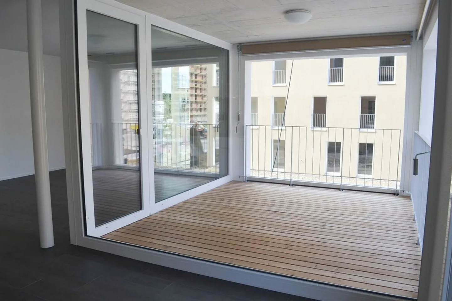 Appartement moderne de 3,5 pièces au Jardin du Paradis - Photo 4 sur 11