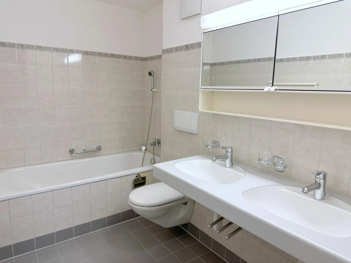 Appartement de 4,5 pièces avec vue sur le lac - Photo 7 sur 9