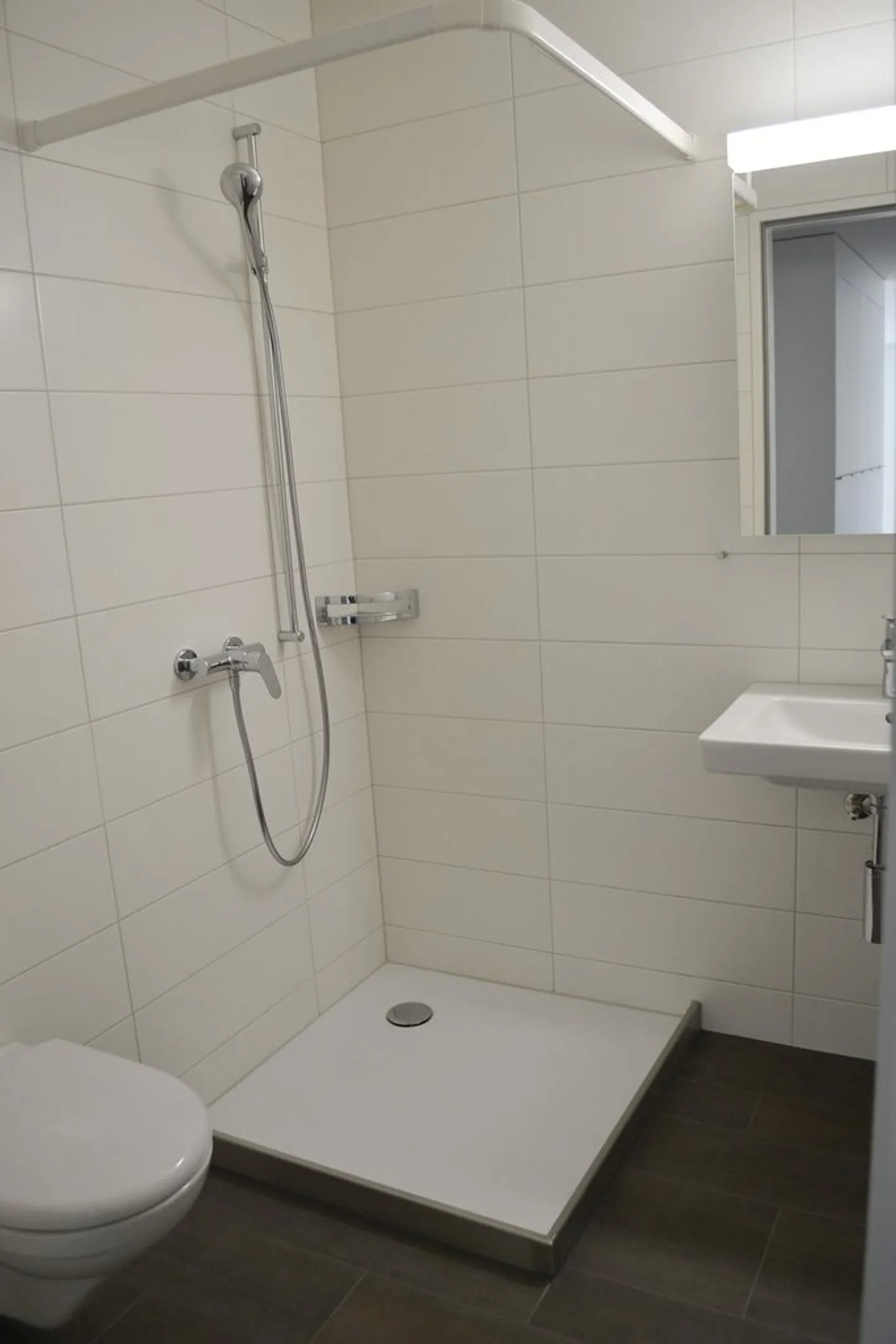 Appartement moderne de 3,5 pièces au Jardin du Paradis - Photo 6 sur 11