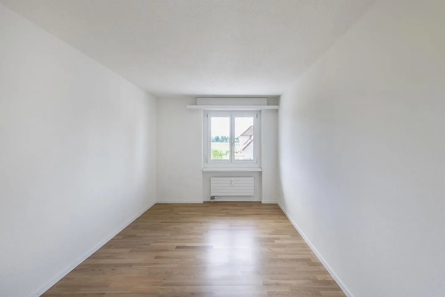 Appartement 4 pièces fraîchement rénové avec patio et tour de lavage - Photo 8 sur 9