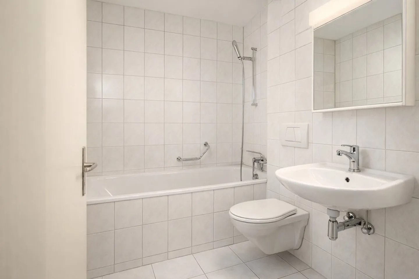 Charming Apartment - Photo 4 of 4