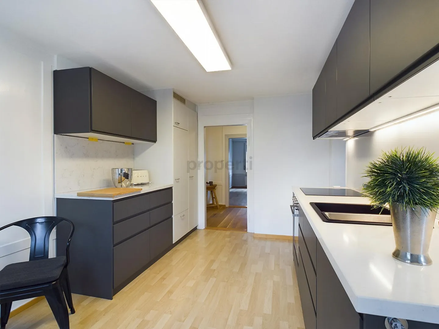 Central and modern - 4.5-room apartment in Degersheim - Photo 4 of 13