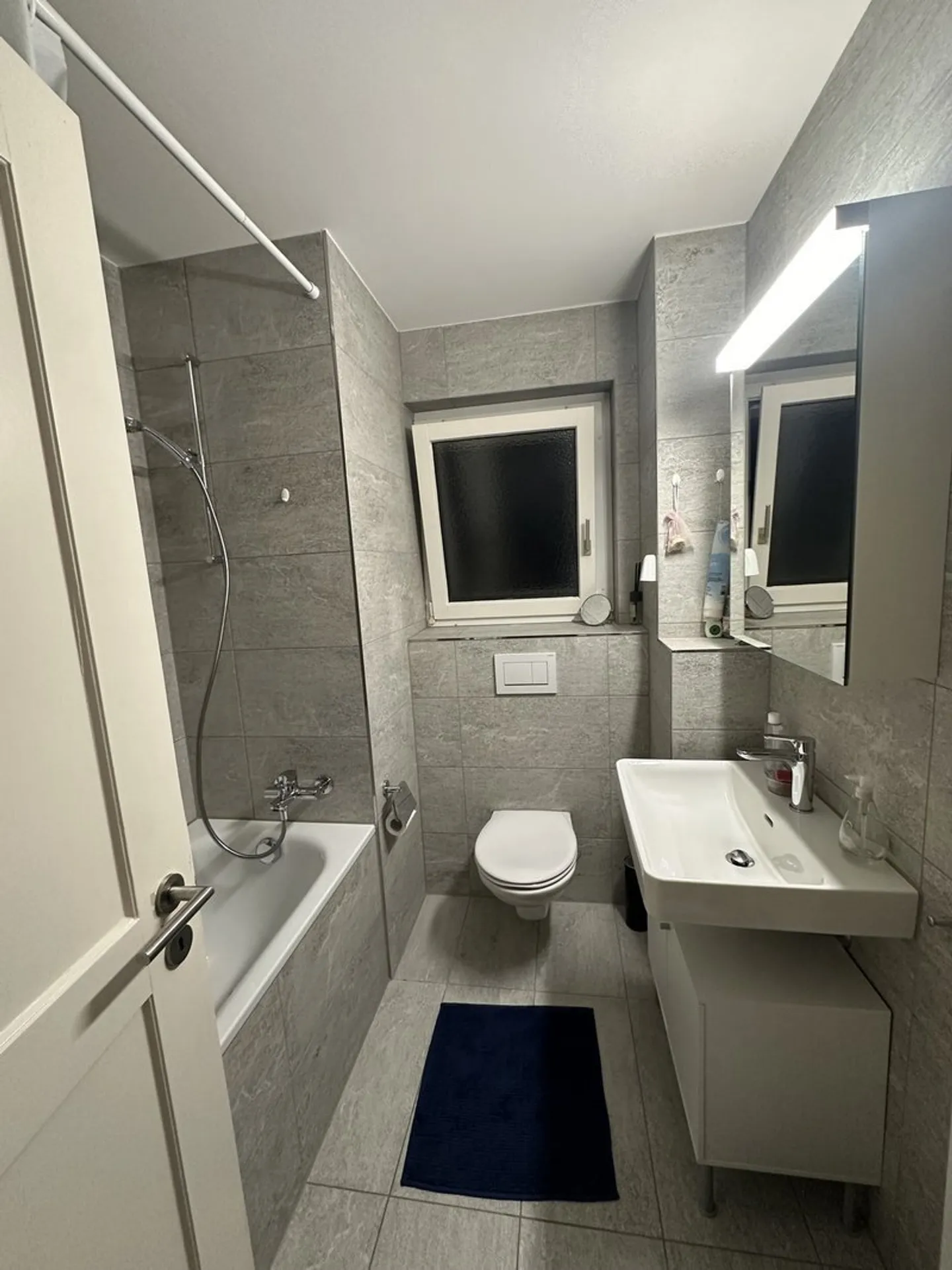 Apartment for rent - Photo 4 of 5