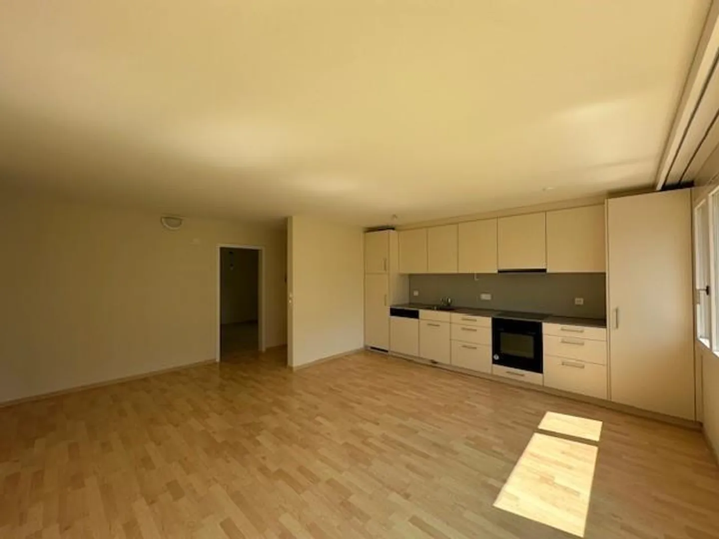Modernes Apartment mit Garten - Foto 4 von 10