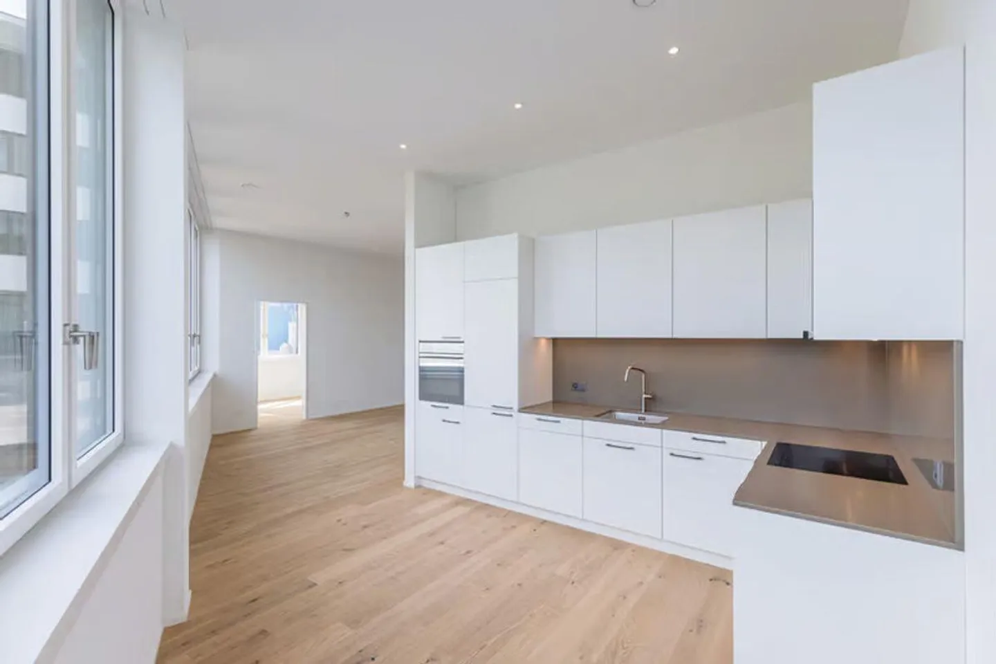 Deuxième occupation avec technologie de bâtiment à la pointe - appartement de 2,5 pièces - Photo 3 sur 12