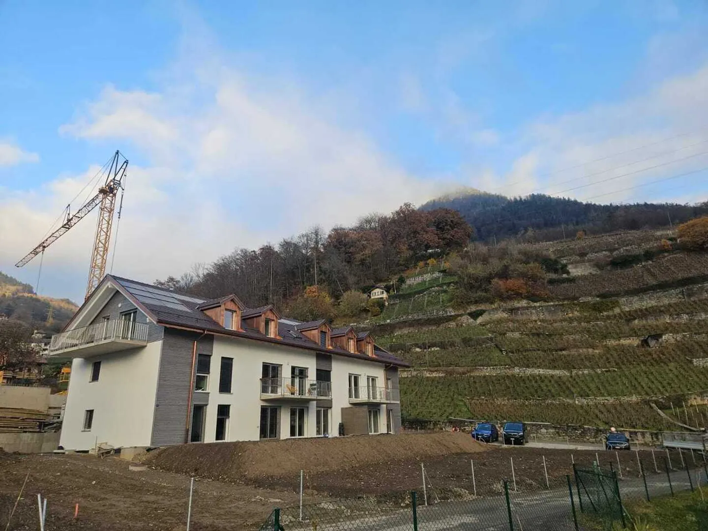 3,5 Zimmer im Dachgeschoss in einer neuen Eigentumswohnung mit großem Balkon - Foto 2 von 10