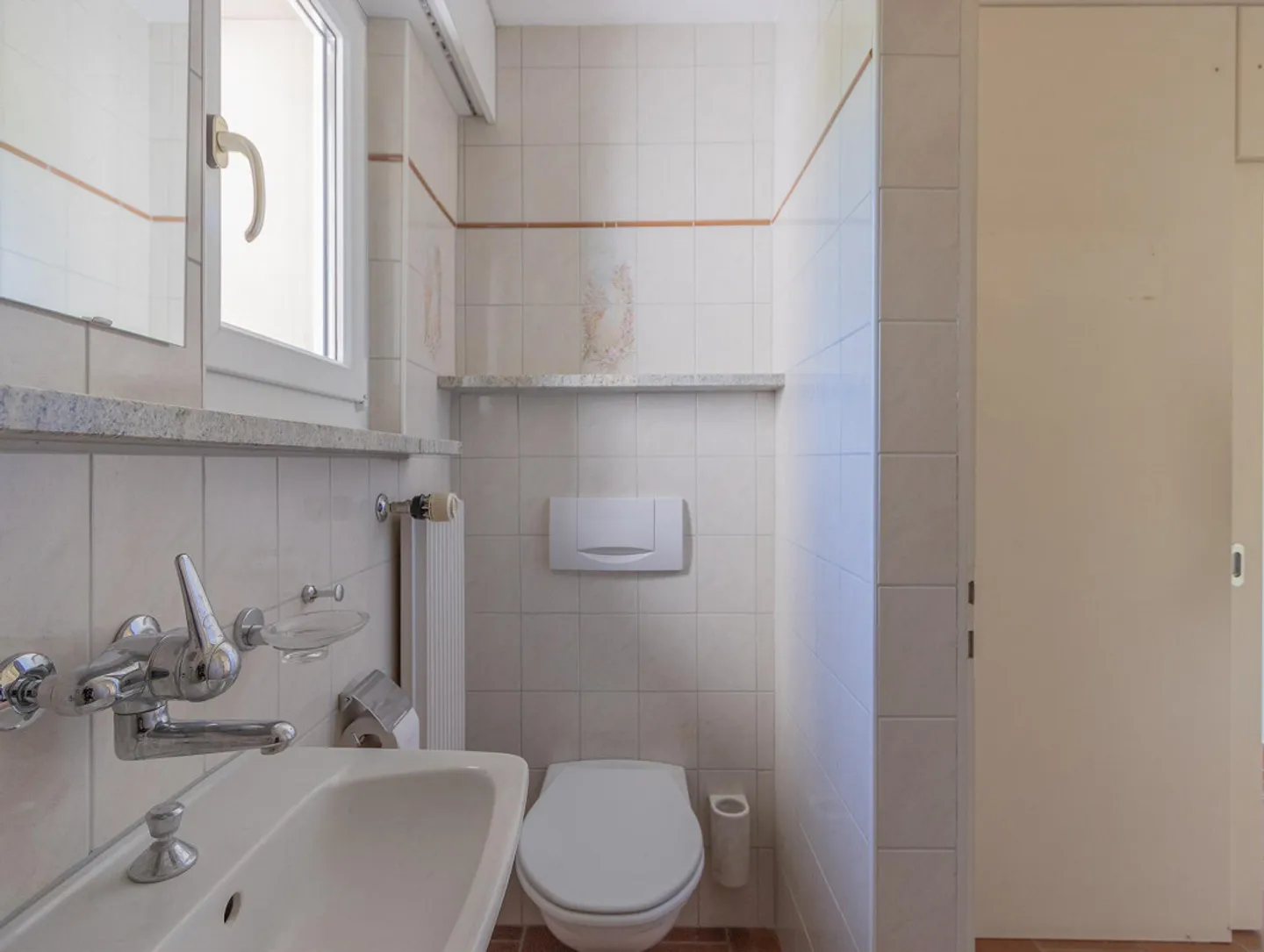 Charmante 2.5 Zi.-Wohnung - an idyllischer Lage - Foto 6 von 11