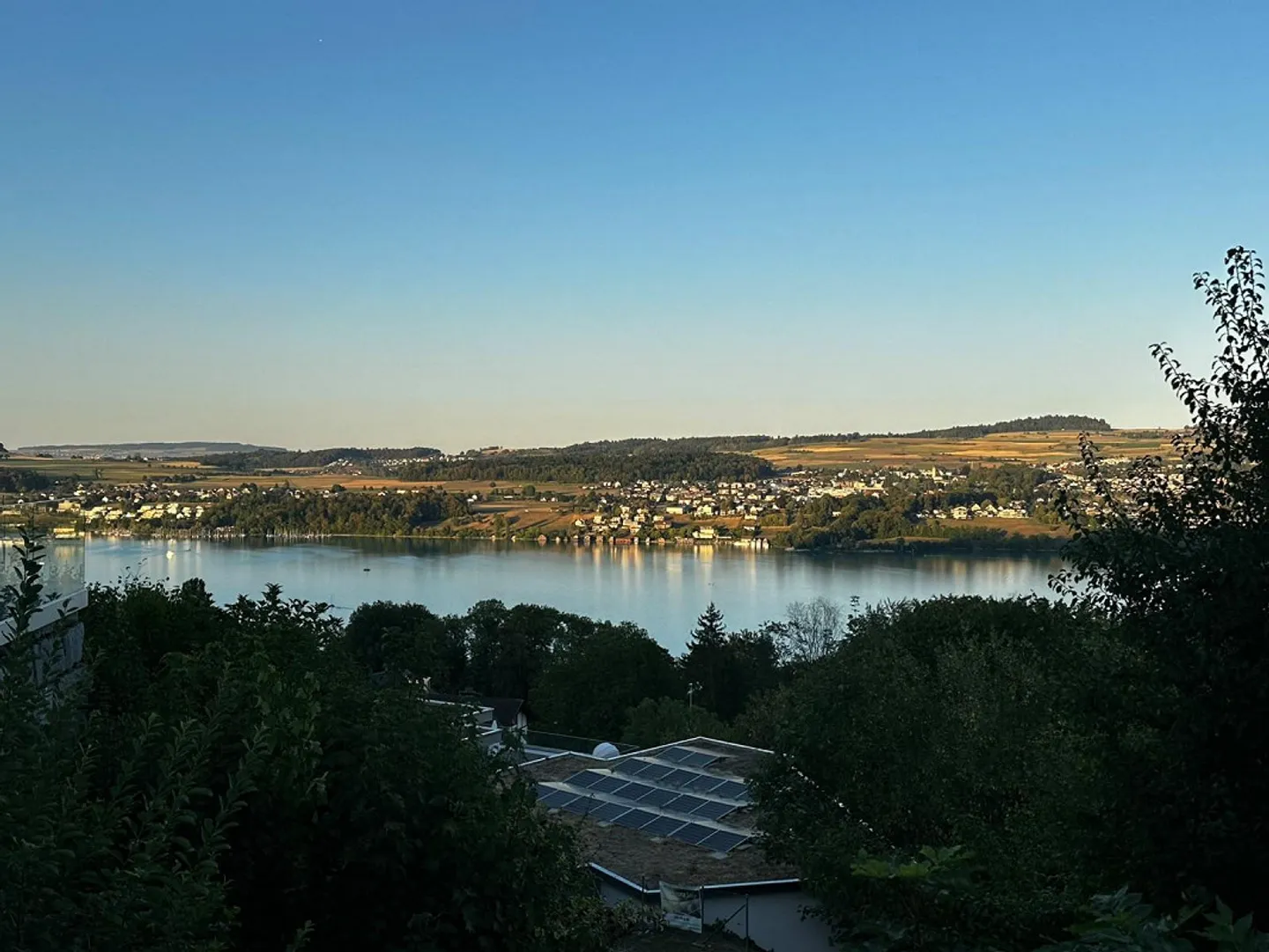 Bright 2.5-room apartment with beautiful lake view in Birrwil - Photo 11 of 20