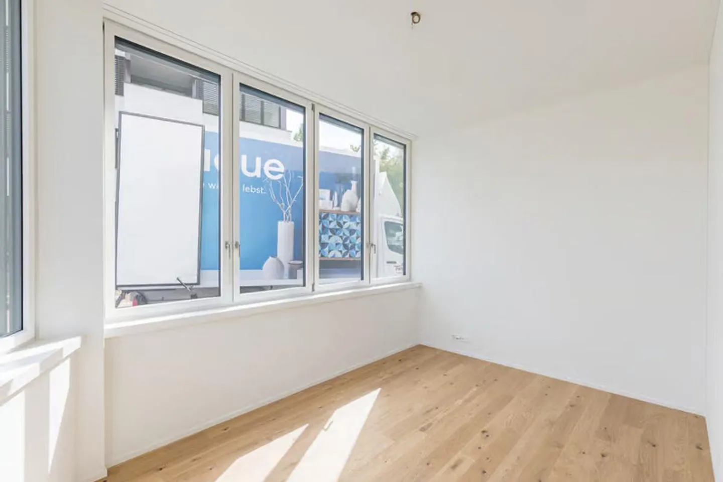 Deuxième occupation avec technologie de bâtiment à la pointe - appartement de 2,5 pièces - Photo 7 sur 12