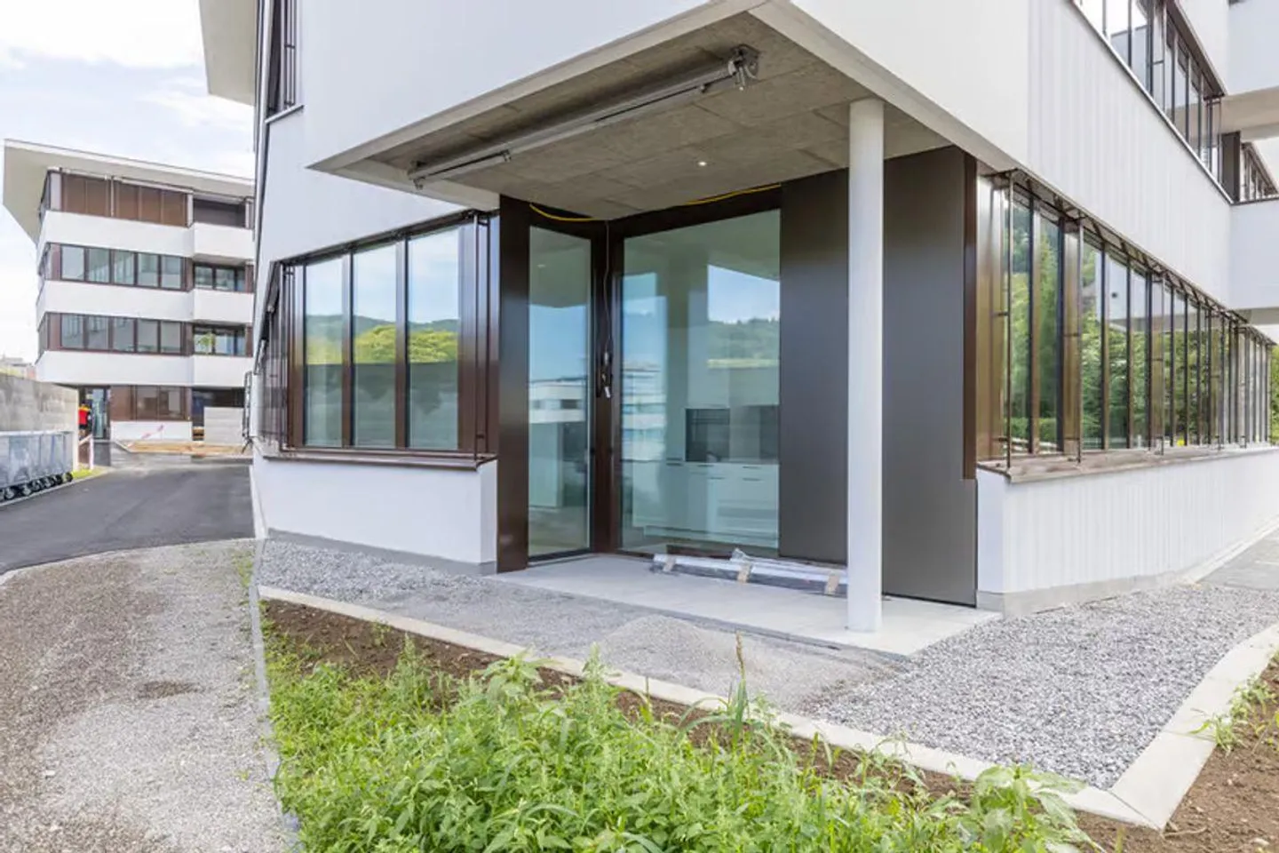 Deuxième occupation avec technologie de bâtiment à la pointe - appartement de 2,5 pièces - Photo 11 sur 12