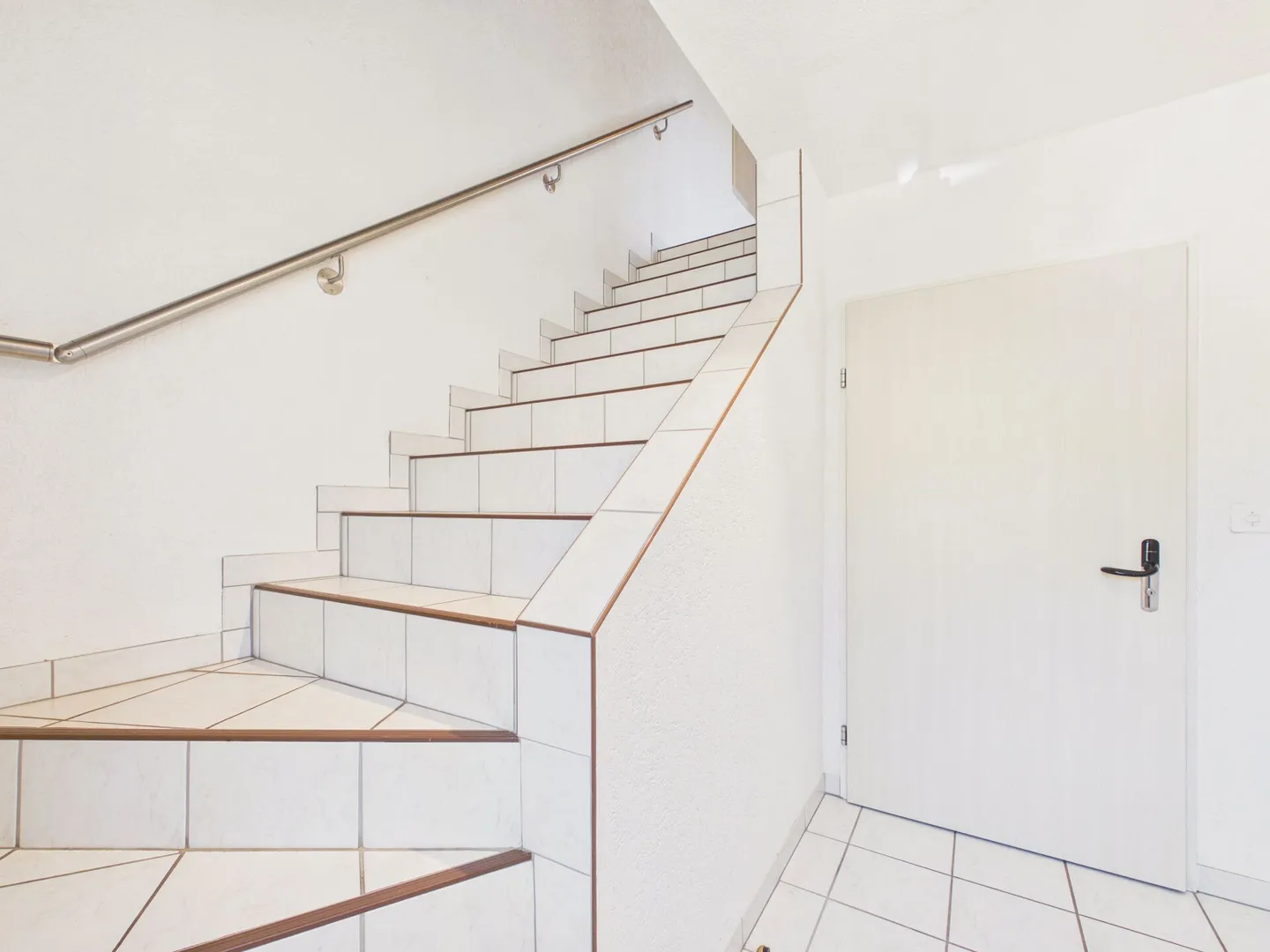 Charming 2.5 Room Apartment with a View - Photo 11 of 18