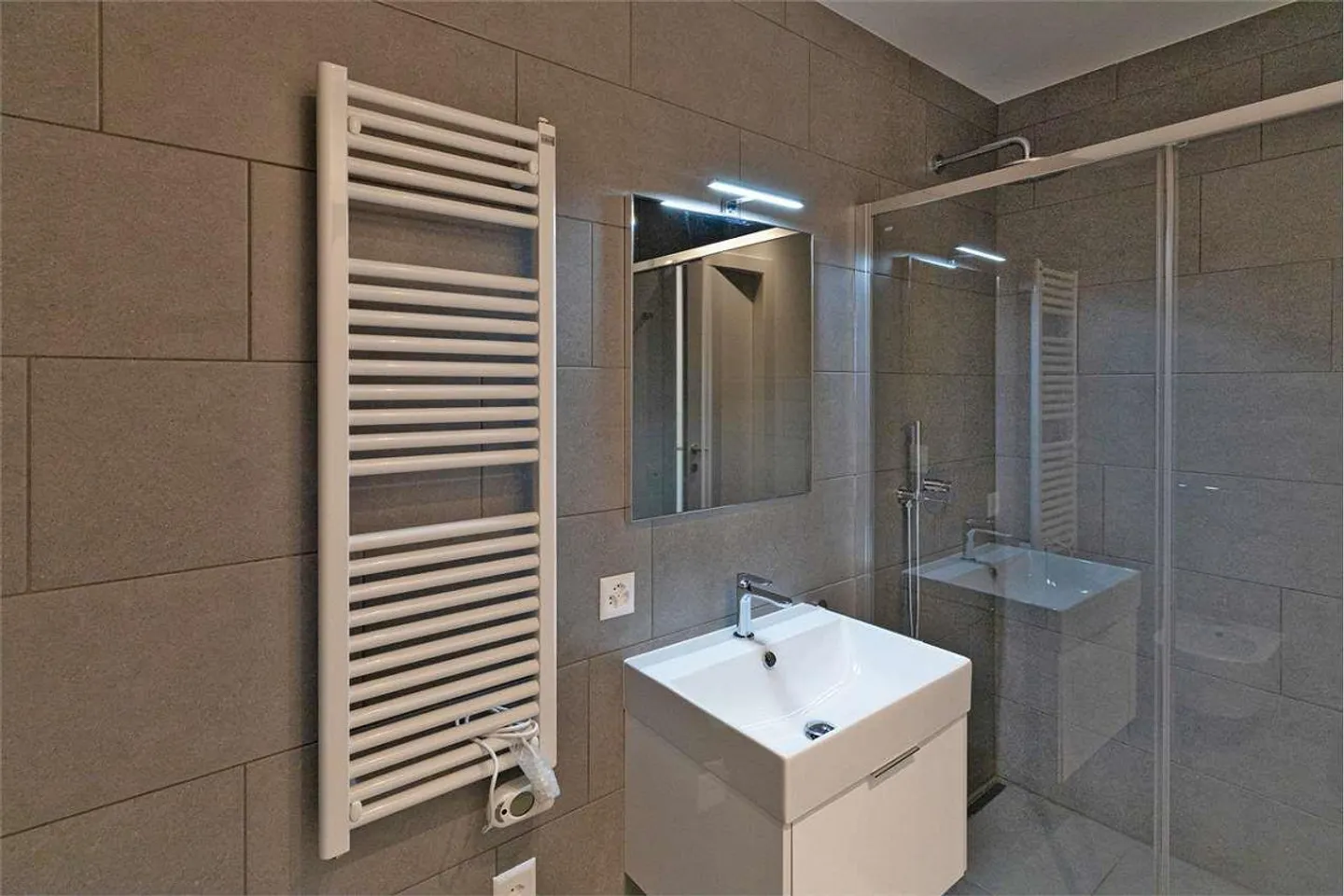 Modernes Apartment mit großer Terrasse - Foto 7 von 13