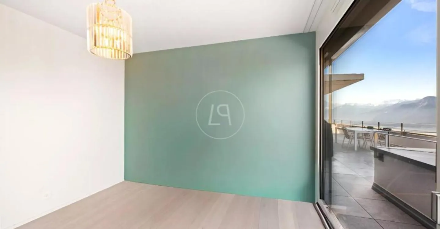Contemporary Apartment with Lake View - Photo 11 of 11