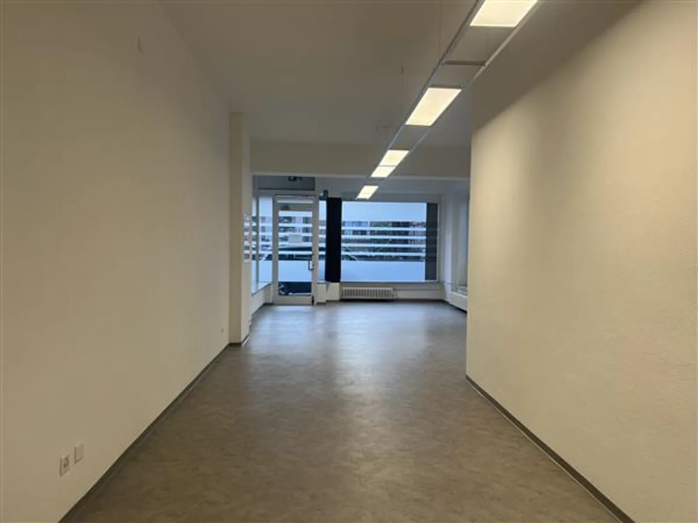 Lugano: Commercio / negozio 1 locale - Foto 5 di 8