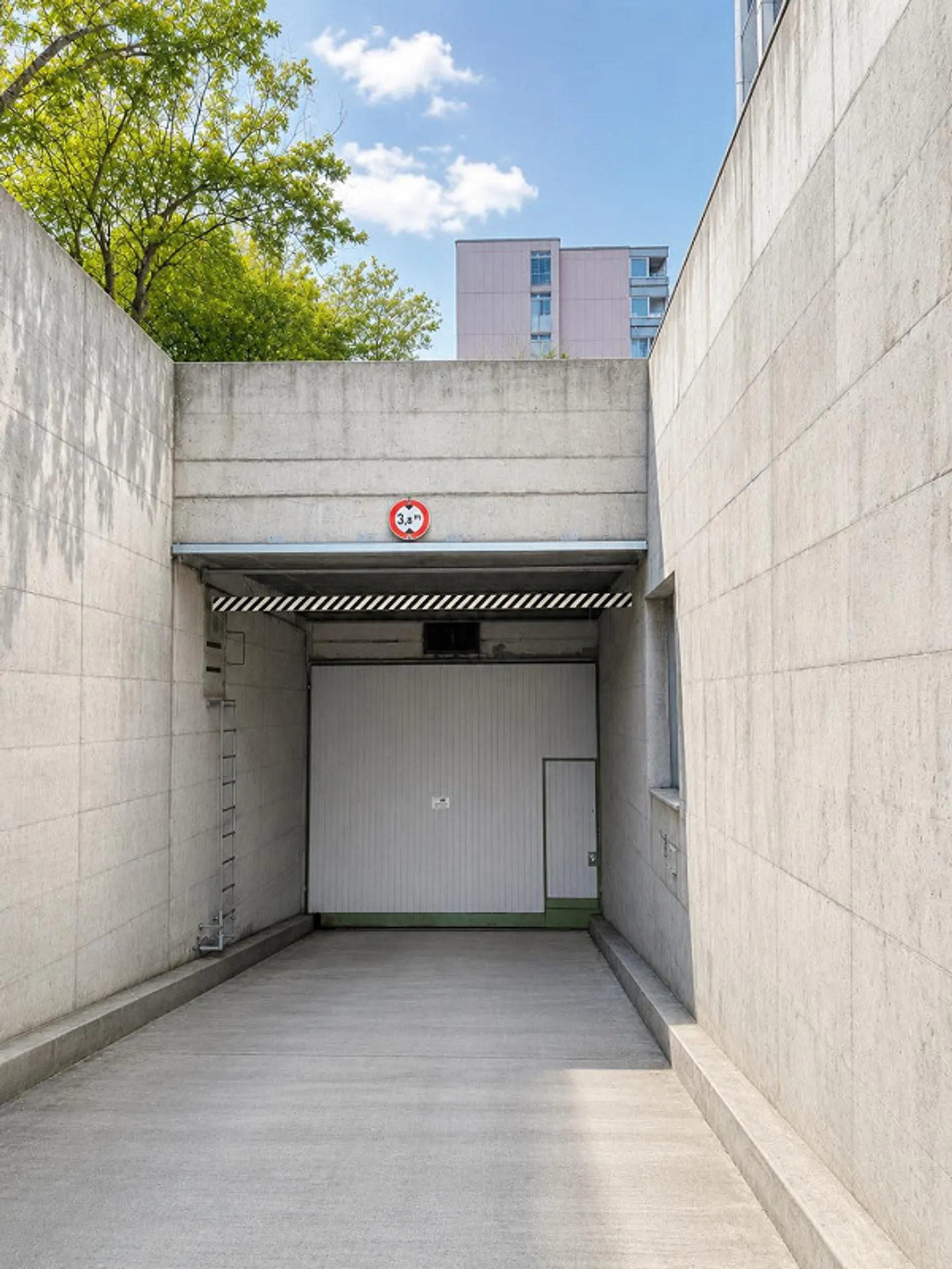 Sichere Garagenboxen in Schlieren - Foto 2 von 3