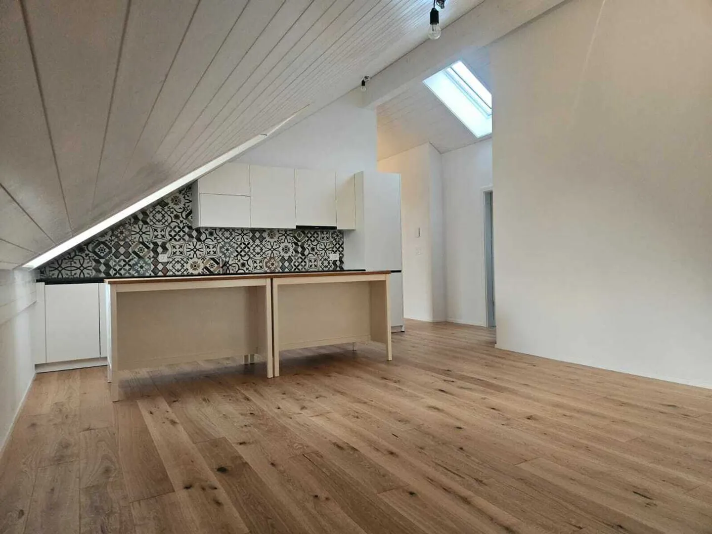 3,5 Zimmer im Dachgeschoss in einer neuen Eigentumswohnung mit großem Balkon - Foto 6 von 10