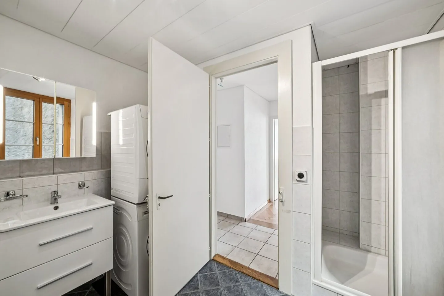 Charme und Charakter für diese 5-Zimmer-Wohnung mit wunderschönem Parkett in Payerne - Foto 8 von 11