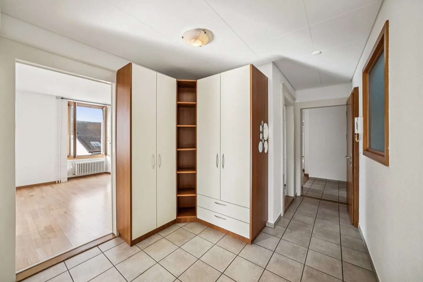 Charme und Charakter für diese 5-Zimmer-Wohnung mit wunderschönem Parkett in Payerne - Foto 9 von 11
