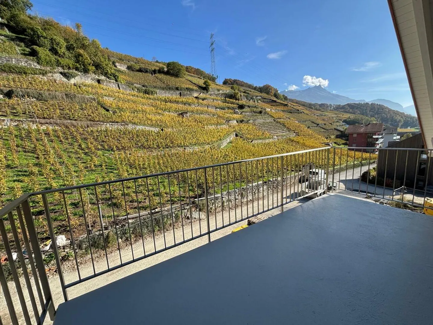 3,5 Zimmer im Dachgeschoss in einer neuen Eigentumswohnung mit großem Balkon - Foto 8 von 10