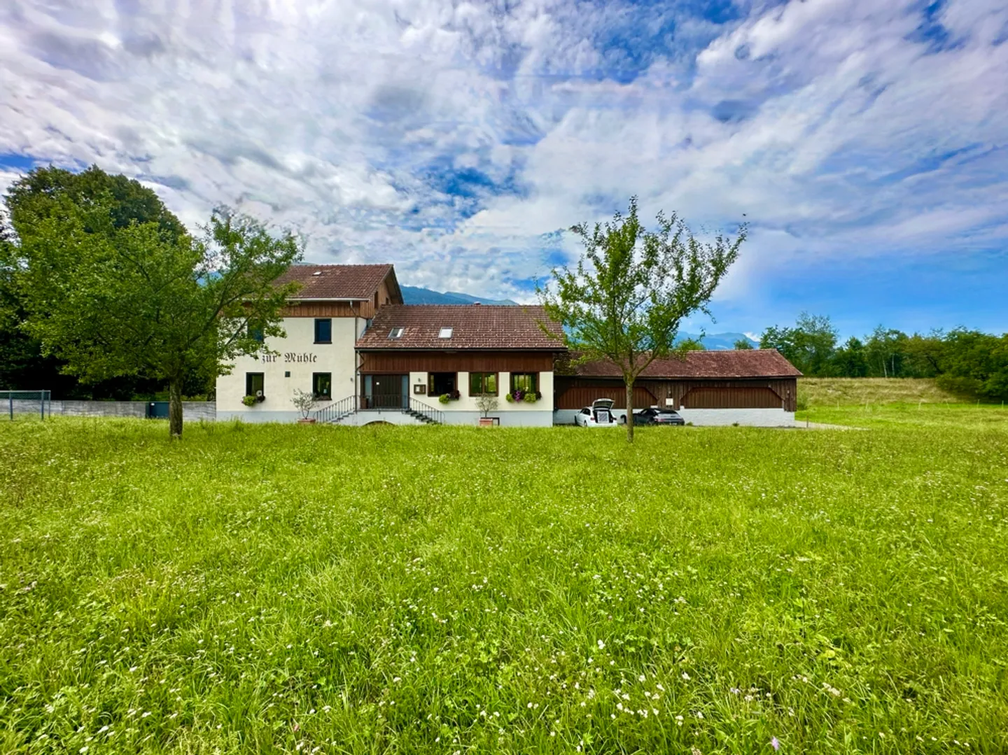 Maison d'habitation et commerciale Mühle dans le village viticole de Fläsch - Photo 1 sur 13