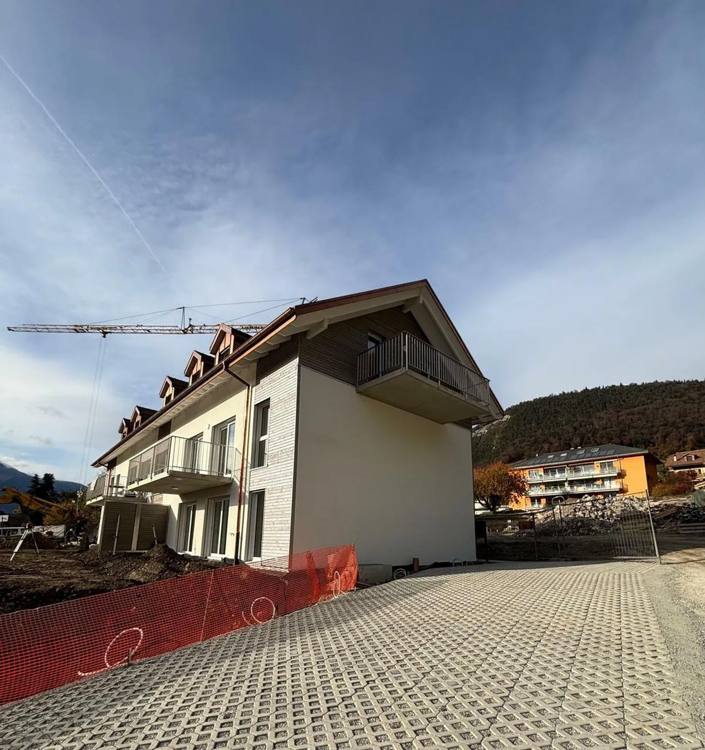 3,5 Zimmer im Dachgeschoss in einer neuen Eigentumswohnung mit großem Balkon - Foto 10 von 10