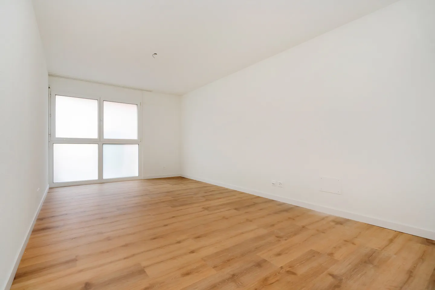 In affitto: Appartamento moderno di 3,5 stanze (117m2) nel centro del villaggio di Belp - Foto 9 di 13