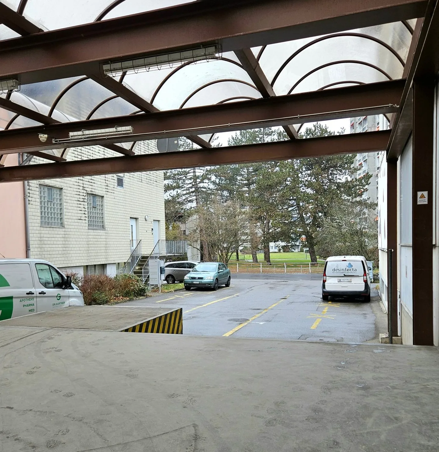 Industrial/Commercial Space 2'115m2 plus Office, Ancillary Areas + Parking Spaces - Photo 4 of 6