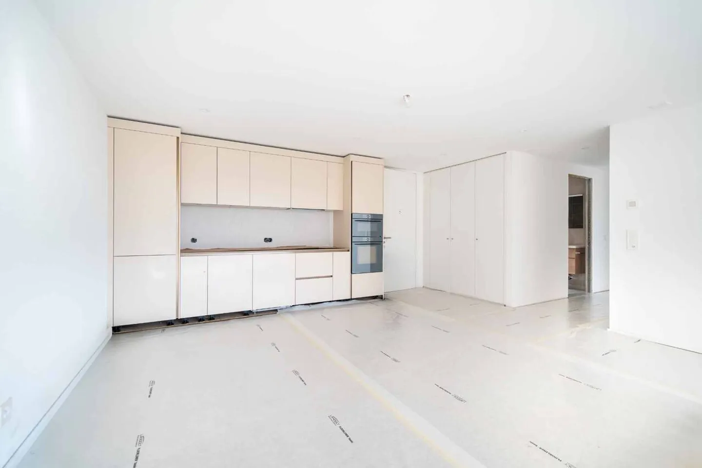 HERZSTOPPENDE SCHÖNHEIT MAGNIFIKANTE 3,5 ZIMMER NEU MIT GARTEN - Foto 2 von 8