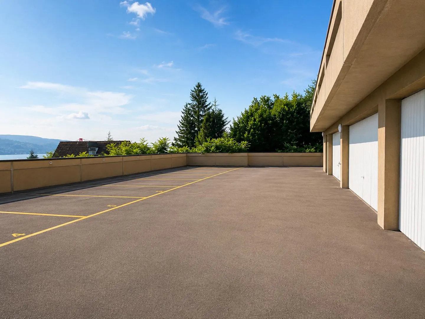 Parking extérieur sécurisé avec vue sur le lac à Zurich - Photo 1 sur 5