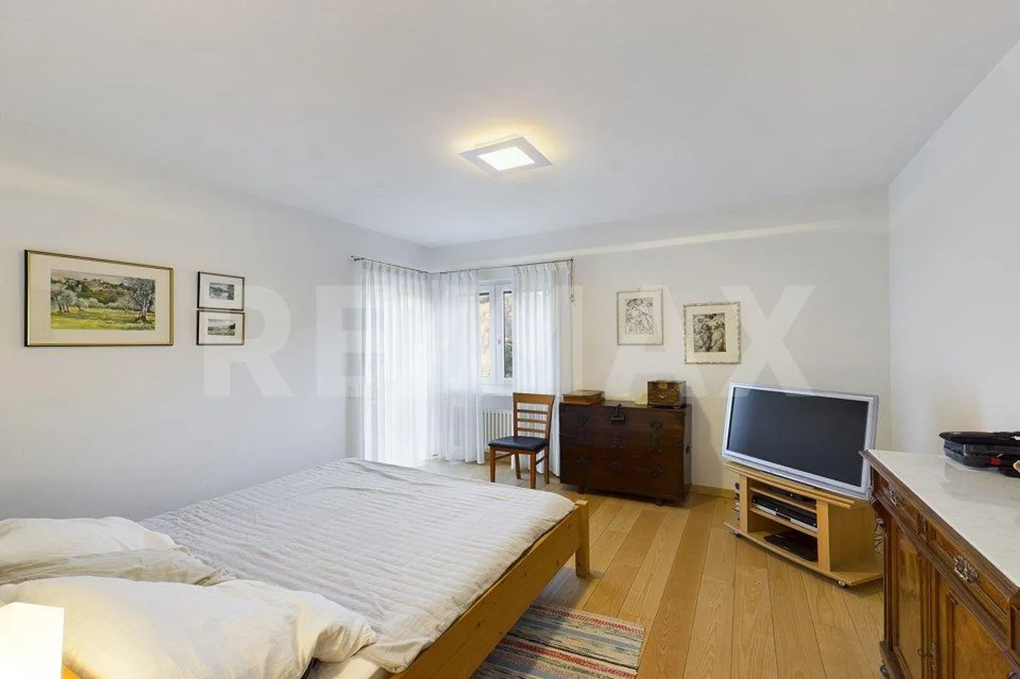 Geräumiges Einfamilienhaus im Grünen - Foto 8 von 13