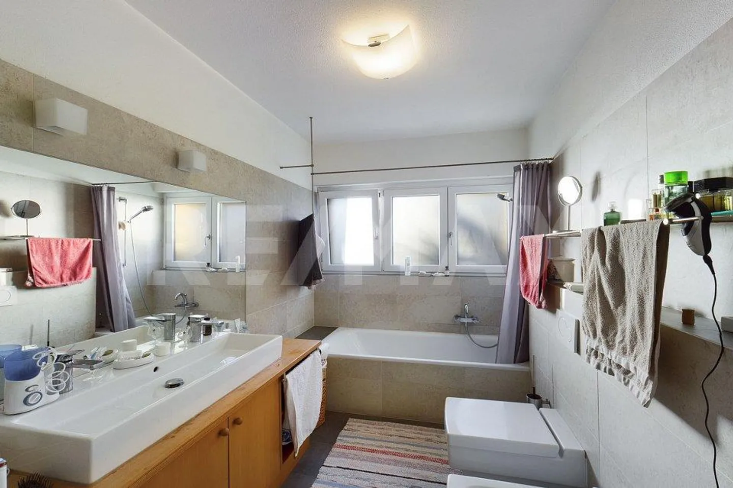 Geräumiges Einfamilienhaus im Grünen - Foto 10 von 13