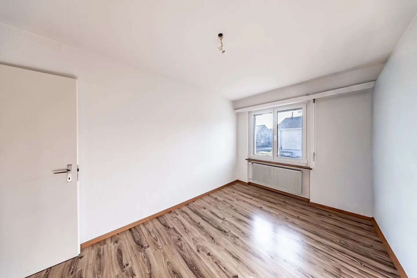 Detached 5.5-room single-family house in an ideal location - Photo 6 of 12